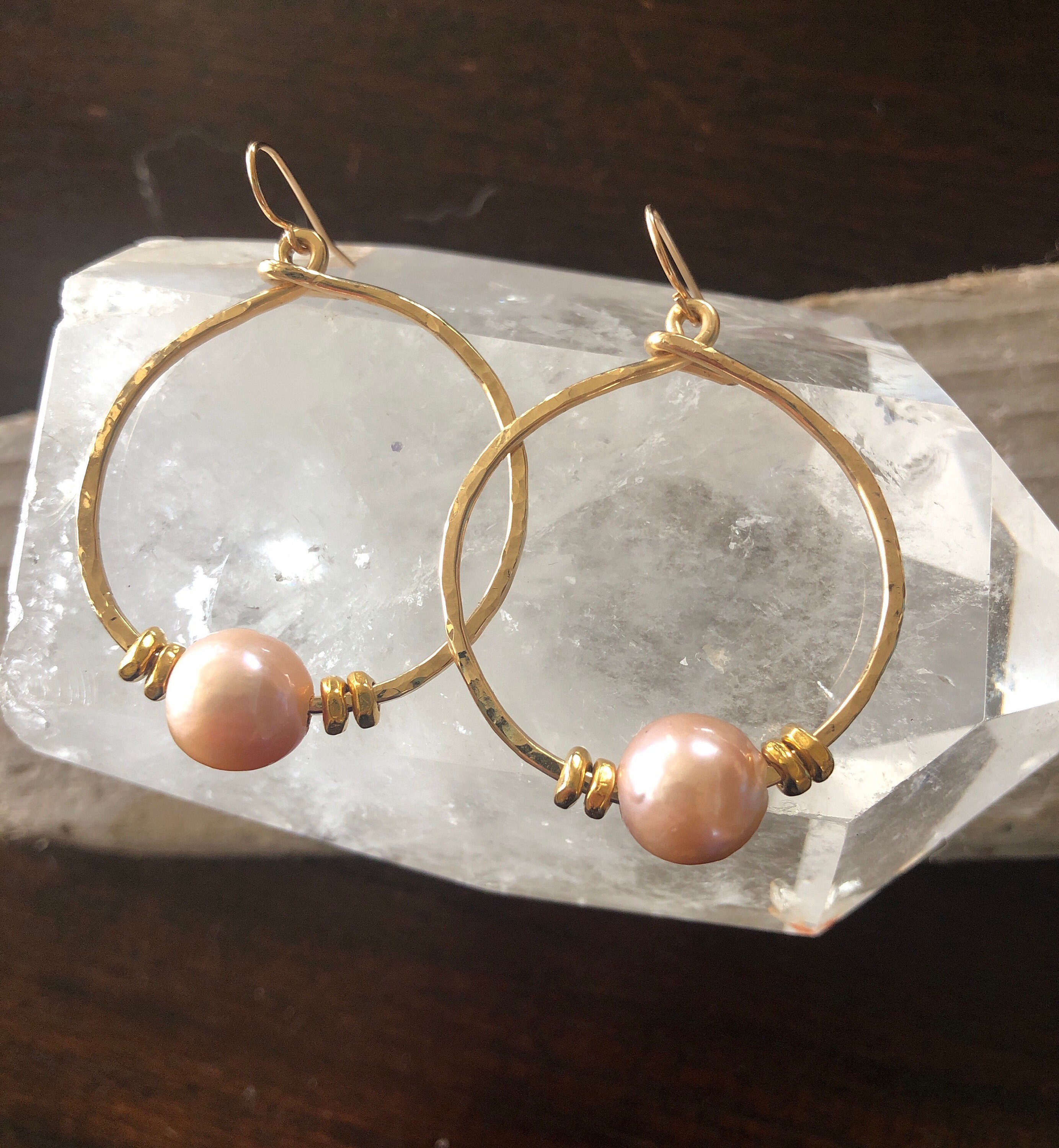 Pink Edison Pearl Hammered Gold Hoop Earrings