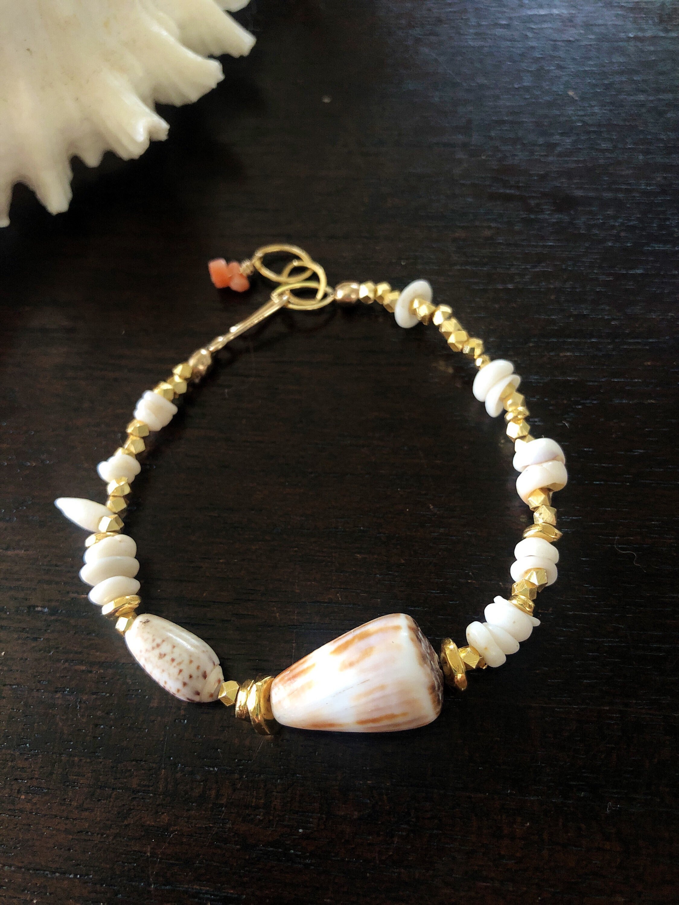 Hawaiian Shell Bracelet